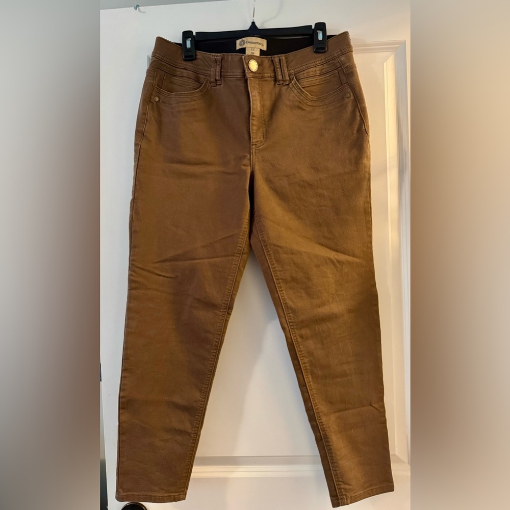 Democracy Brown skinny/ straight leg pants